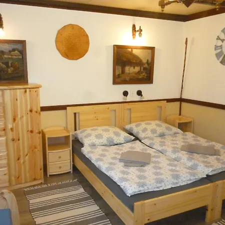 Vinceller Vendeghaz Semesterbostad *